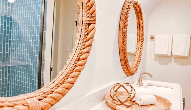 Luxury Lake House: Stay French Lake