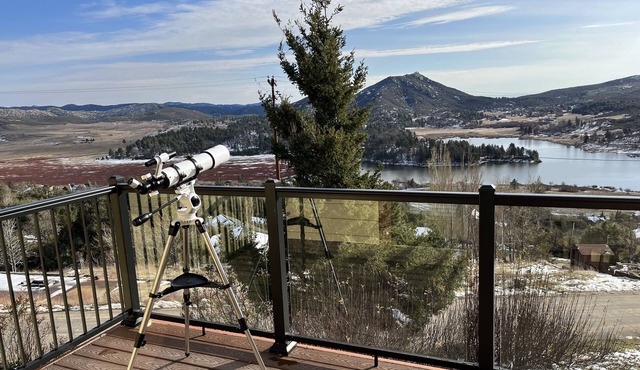 LUXURY LAKE HOUSE & TREEHOUSE DAYBED 5-STAR QUALITY- Plush beds for 10