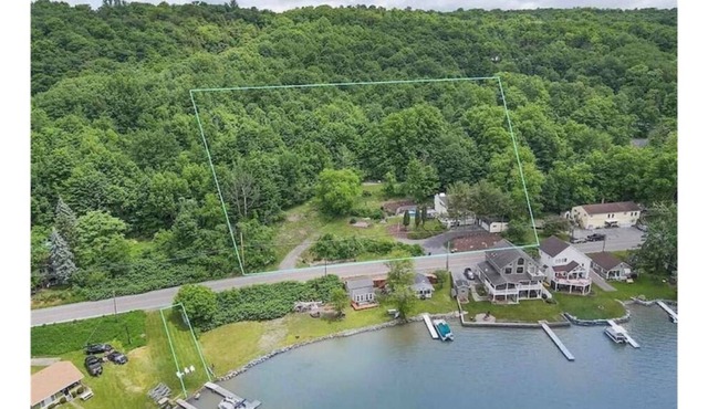 Luxury Lake House w/ Pool , Dock, Arcade & Fire Pit