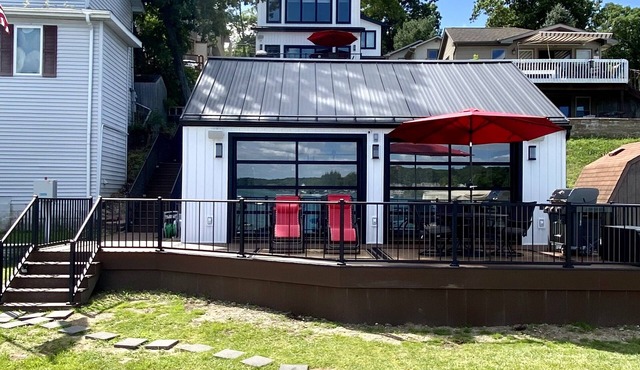 Luxury Lake James Home & Entertainment Cabin- Lake James, IN