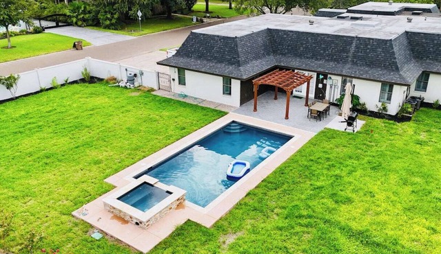 Luxury Lake James Retreat/Pool/Epic Game Room/PS5