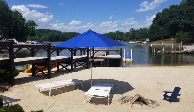 Luxury Lake Living, Sandy Beach, Boat Dock, J. Nicklaus Golf Course