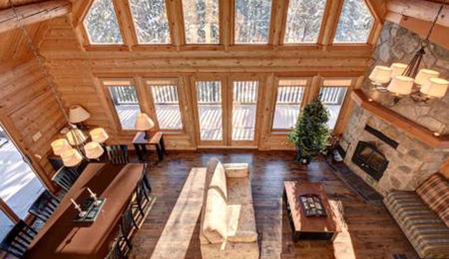 Luxury lake loghome Mont Tremblant