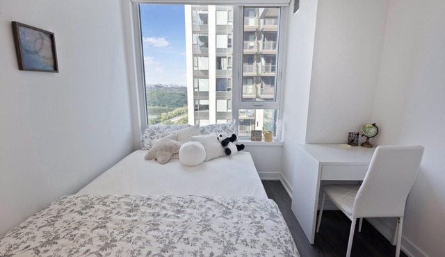 Luxury lake view |Beach pool |High park |Outdoor Swimming Pool |Balcony