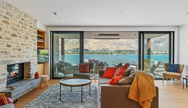 Luxury Lake View Summ