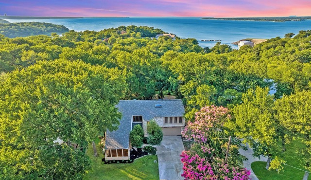 Luxury Lake View Villa Near Eisenhower State Park