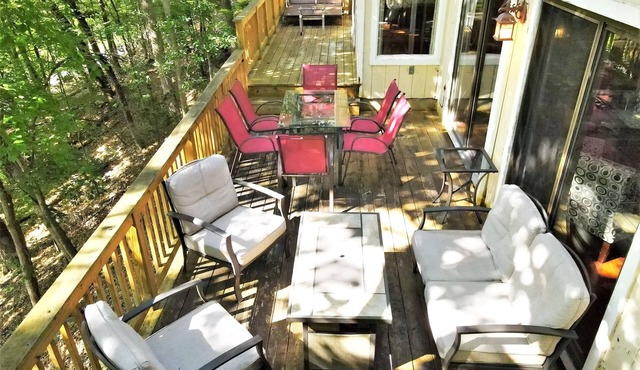 Luxury Lakefront Retreat on 2 Acres—Hot Tub, Real Wood Fireplace, Fishing & More