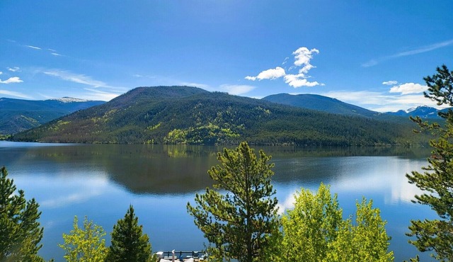 Luxury Lakefront Chalet Breathtaking Views Sleeps 16 Hot Tub