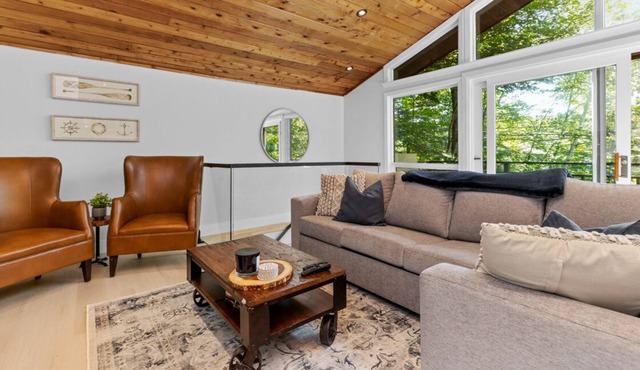 Luxury Lakefront Cottage in Muskoka