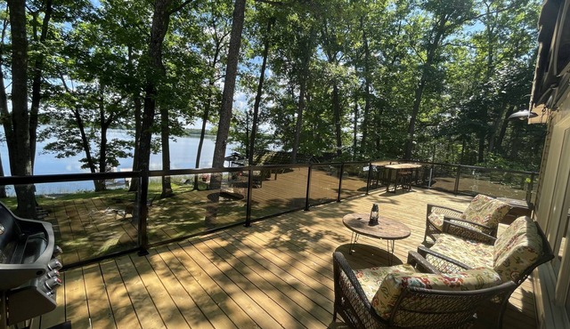Luxury Lakefront Escape The Rock Cottage