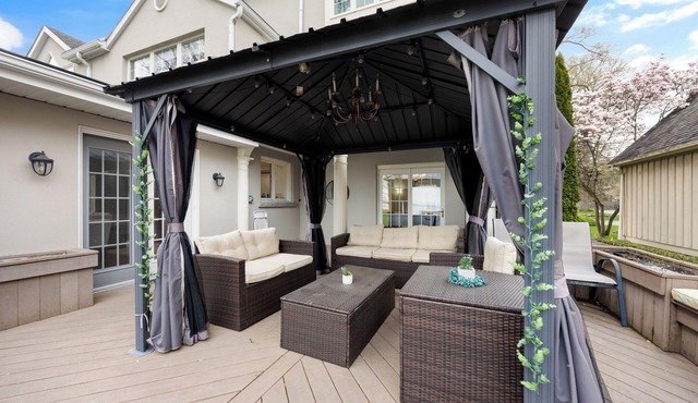Luxury Lakefront | Games, Firepit, Piano & Views
