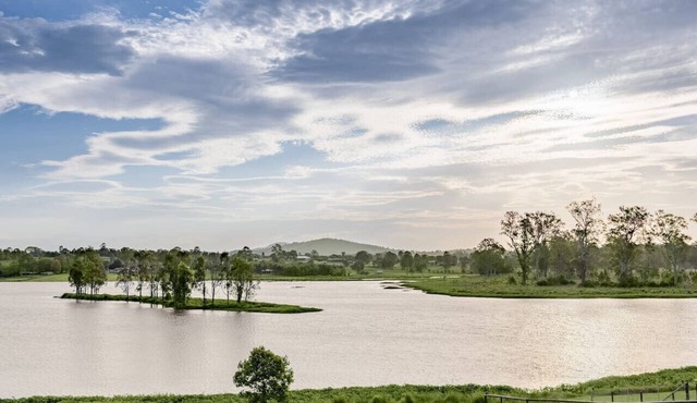 Luxury Lakefront Getaway | 6BR Home w/Pool & Cinema