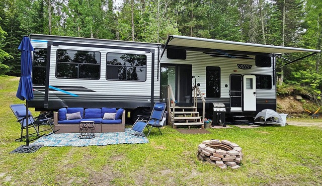 Luxury Lakefront Glamping near Itasca State Park + wifi, fit pit, & gas grill
