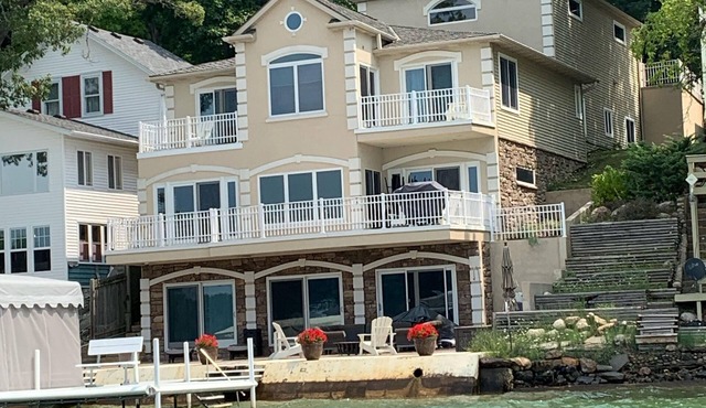 Luxury Lakefront Home on Lake James