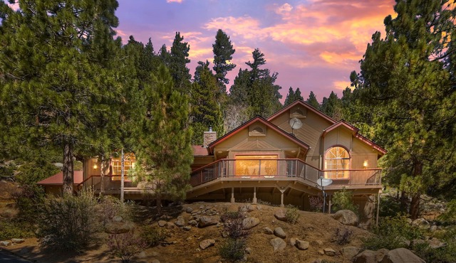 Luxury lakefront home in Big Bear w/spectacular lake views, AC, EVC & Generator!