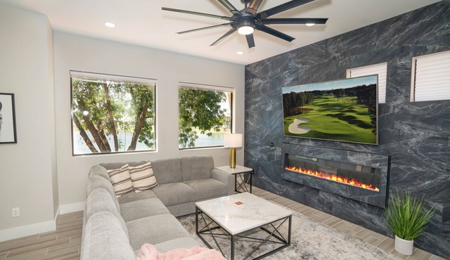 Luxury Lakefront in McCormick Ranch Scottsdale - CLOSE TO EVERYTHING! 3 bd/2bth