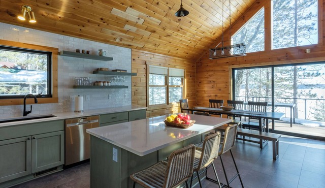Luxury Lakefront Northwoods Home on LCO - 20min from Hayward