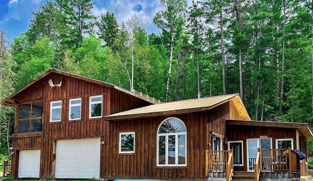 Luxury Lakefront Penthouse On Lake Obabika With Beaches And Campsites