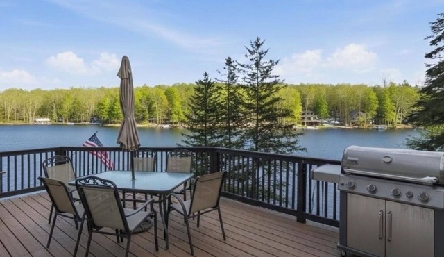 Luxury Lakefront Pocono Retreat, Lake Ariel near Lake Wallenpaupack