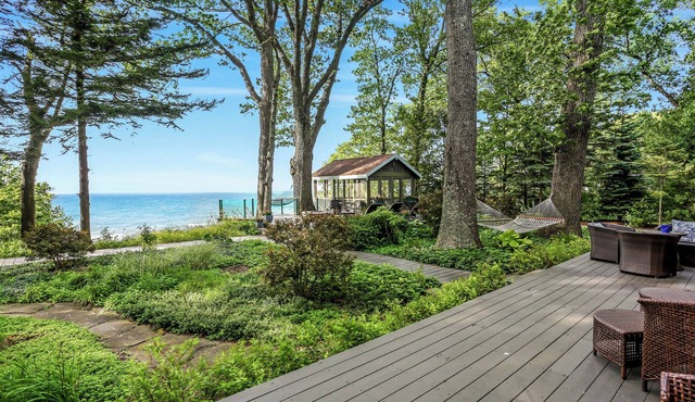 LUXURY Lakefront Property on Private Beach with Stunning Lake Views and Sunsets