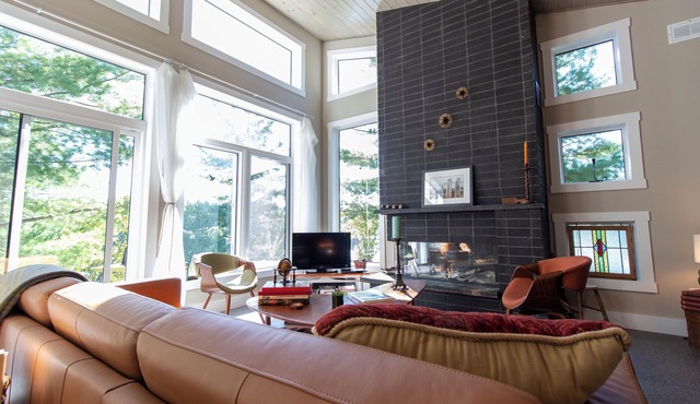 Luxury Lakefront Retreat | 3 bed,3 bath, near Parry Sound | Save on Weekly Stays