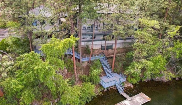 Luxury Lakefront Retreat at Liberty Lake