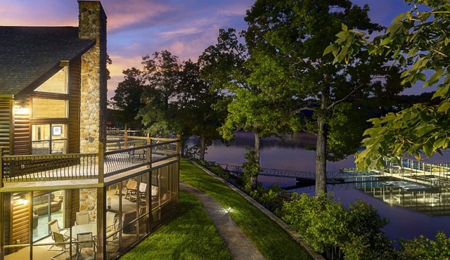 Luxury Lakefront Resort Chalet 3~2 Pools~FREE Amenities~Dock~MiniGolf~Waterslide