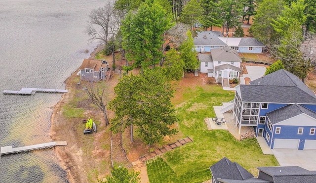 Luxury Lakefront Retreat, Sleeps 16, Sandy Beach