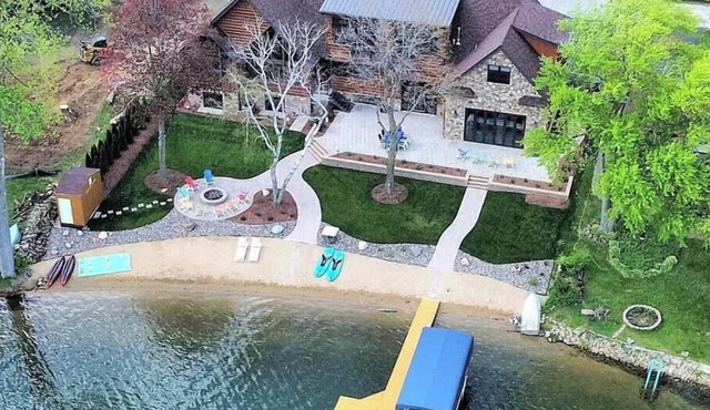 Luxury Lakefront Retreat on Lake Shangrila - 120 ft Beach, Golf Simulator & More