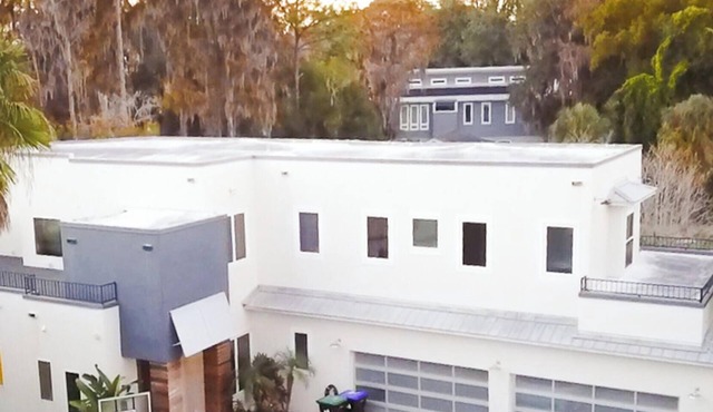 Luxury Lakefront Retreat w Pool, Balcony, Firepit, Dock, Orlando, FL Sleeps 12