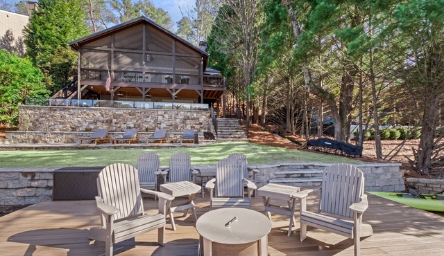 Luxury Lakefront Retreat with Hot Tub Arcade/Neighborhood Golf Course and Hiking