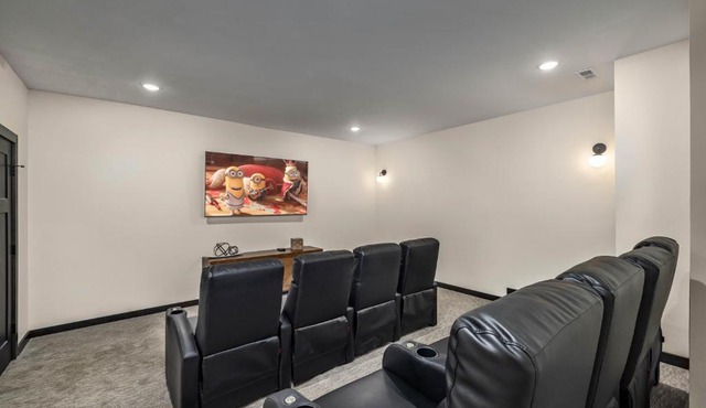 Luxury Lakefront Villa - Over 30 FREE amenities included!