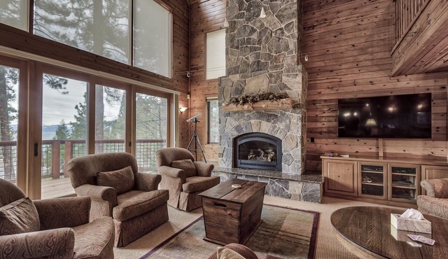 Luxury Lakeside Retreat + Lake Views + Close To Resorts!