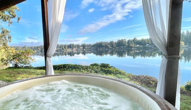 Luxury Lakeside Retreat-S`mores Hot tub Watersports
