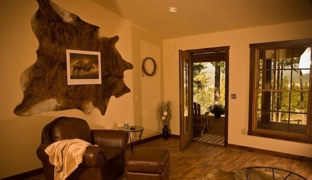 Luxury Lakeview Cabin, Lake Koocanusa Dock & Beach-2 Minutes