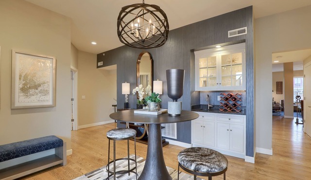 Luxury Lancaster Downtown Condo - 3 blocks from Central Market!