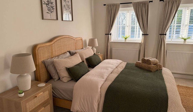 Luxury Lechlade cottage. Character and charm.