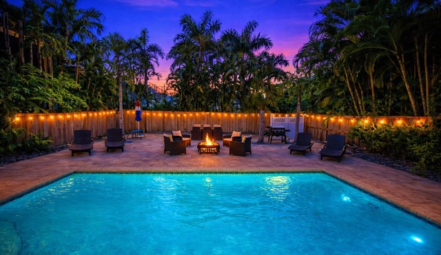 Luxury Lido Key Getaway with heated saltwater pool on St Armand's Circle