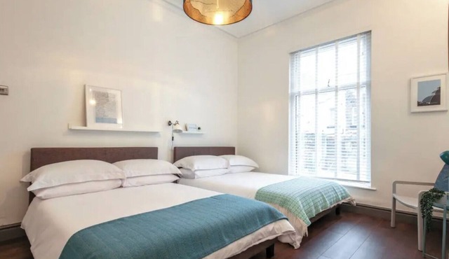 Luxury Liverpool Townhouse - 19 ppl Perfect for hens and friendly groups.