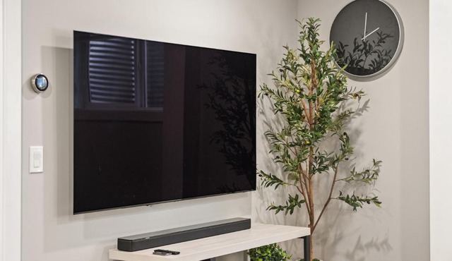 Luxury Living Entire Suite-Private