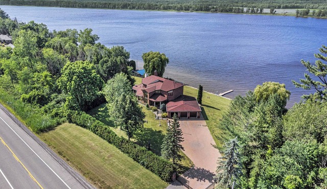 Luxury living! Ideal for your vacation or short term rental rental