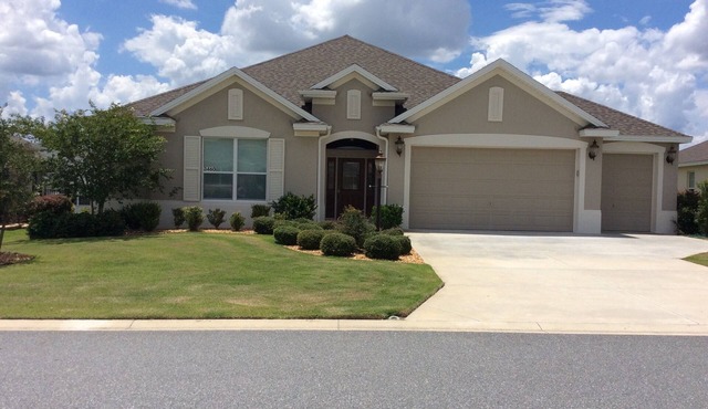Luxury Living in Charlotte Village! Dog Friendly Home