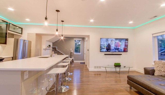 Luxury Living in Denver-Special Rate offer for December-February