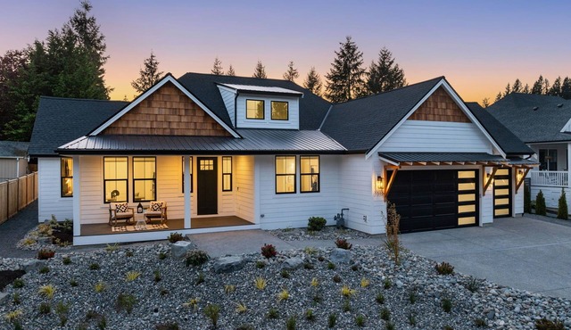 Luxury Living in Lake Stevens