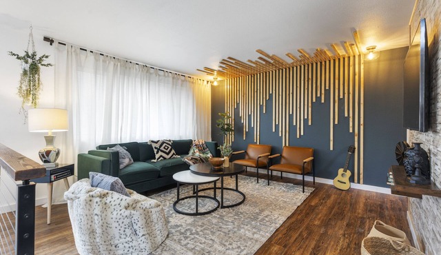 Luxury Living-Kirkland: Stylish Home - Prime Spot!