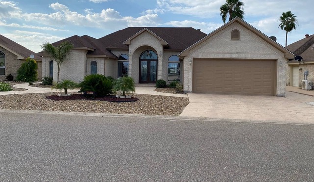 Luxury Living on the Golf Course!