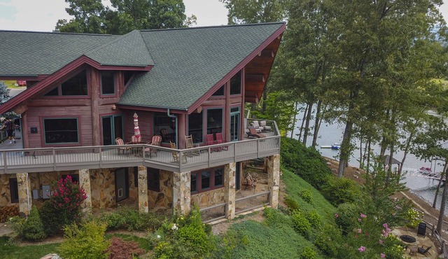 Luxury Living on the Lake! Boat Dock Kayaks Firepits, Lake and Mtn Views