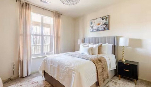 Luxury Living - Serene 1BR w Designer Touches near Atlanta International Airport