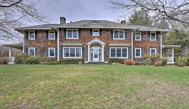 Luxury Livingston Manor Home w/Guest House & Pool!