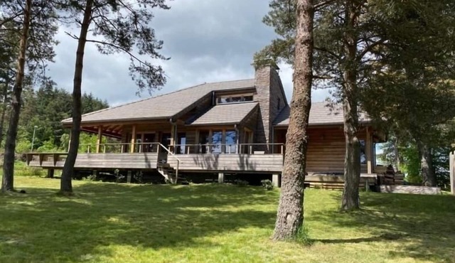 Luxury Lodge with Private Spa, Golf Access, and Kids' Adventure Area